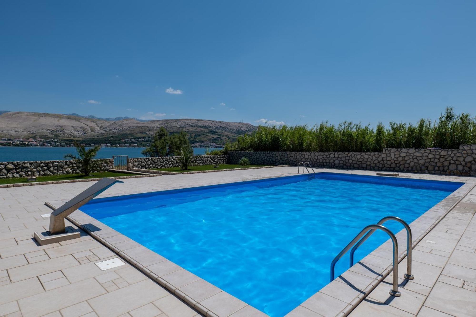 Pool Apartment Ena Pag Town Exterior foto